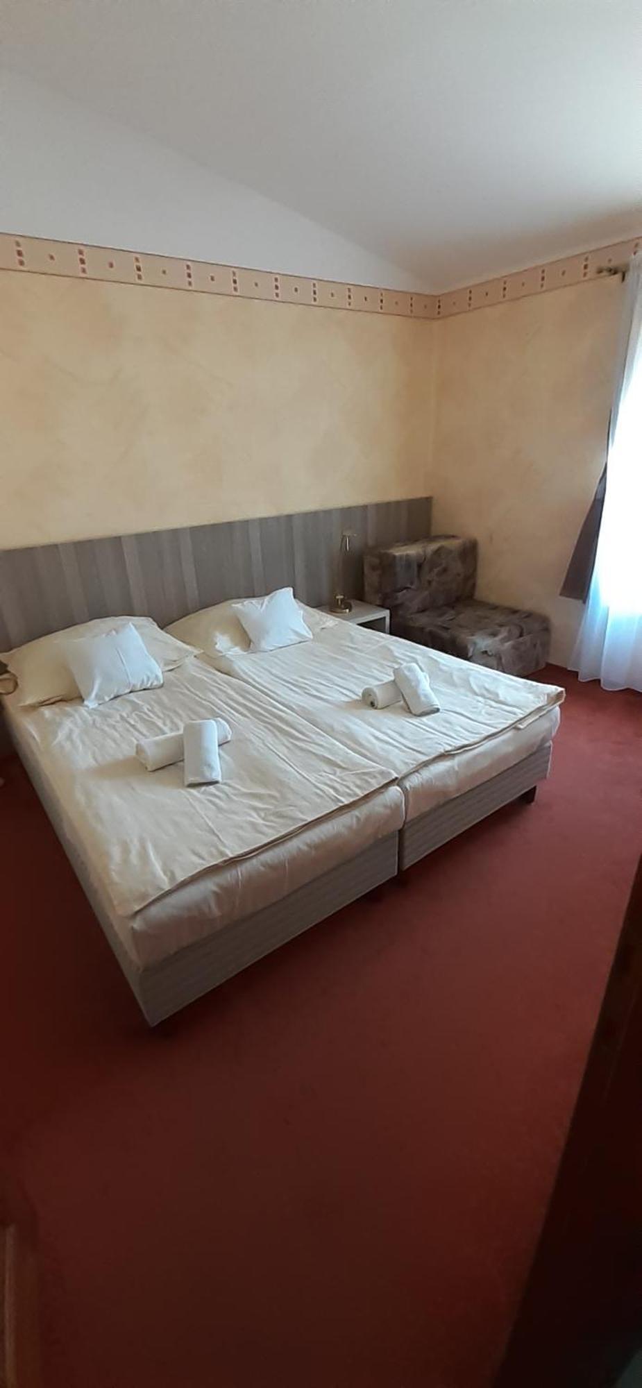 Kenguru Panzio 호텔 Hódmezővásárhely 외부 사진